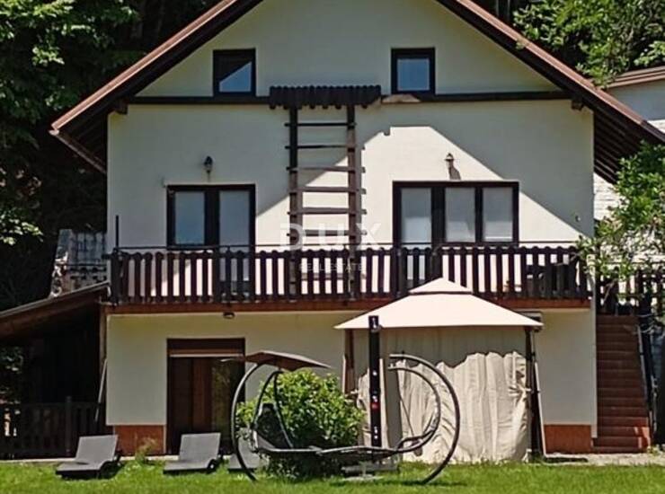Gorski kotar, Brod na Kupi, kuća, 130 m2, garaža, okućnica