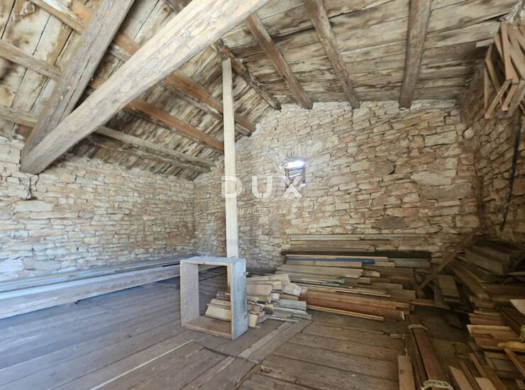 Istra, Divšići, kamena kuća, 55 m2, za renovaciju