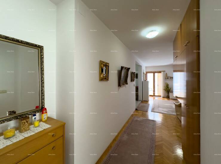 Prodajemo apartmansku kuću na mirnoj lokaciji u Medulinu!
Kuća se prostir... — fotografija 4