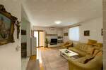 Prodajemo apartmansku kuću na mirnoj lokaciji u Medulinu!
Kuća se prostir... — fotografija 5