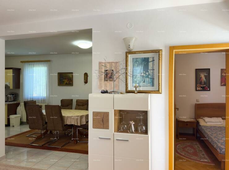 Prodajemo apartmansku kuću na mirnoj lokaciji u Medulinu!
Kuća se prostir... — fotografija 9