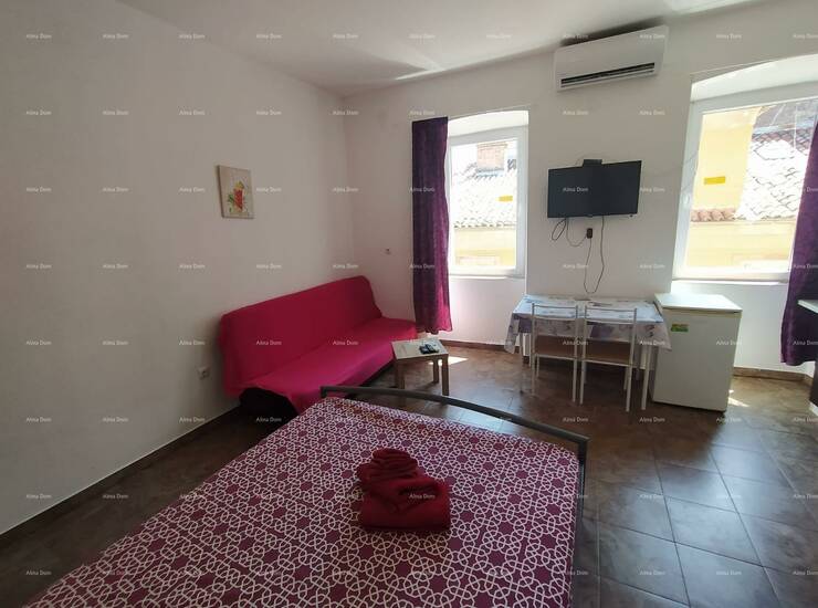 Pula, strogi centar – 90,30 m² | 4 uređena studio apartmana | Pogled na...