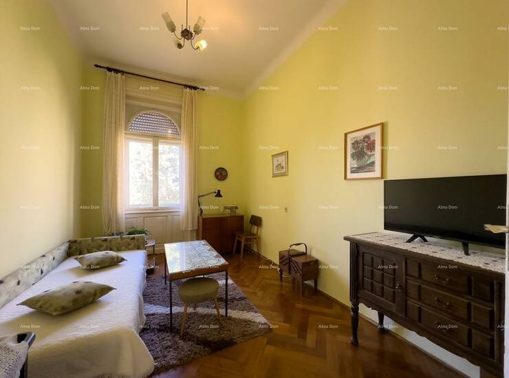 Prodajemo stan u Austrougarskoj vili u strogom centru Pule. 

Stan se nalaz... — fotografija 5