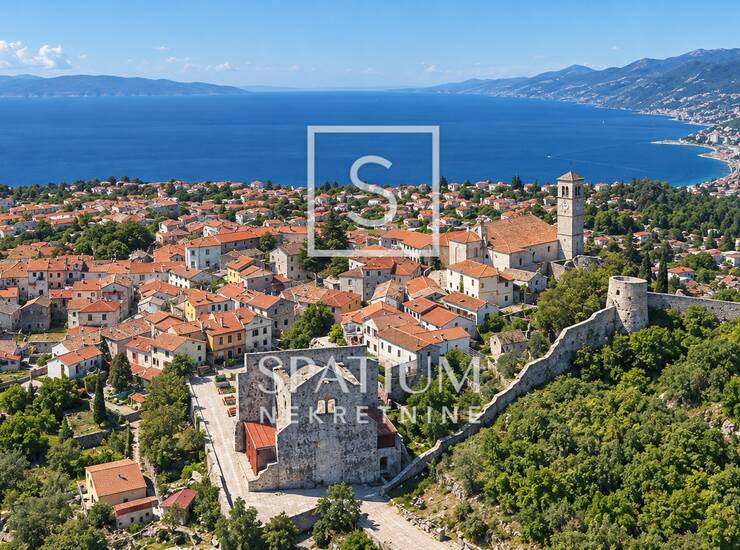 KASTAV, GRAĐEVINSKO ZEMLJIŠTE STAMBENE NAMJENE 