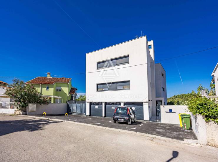 Istra, Rovinj : Luksuzni apartman s grijanim bazenom — fotografija 2