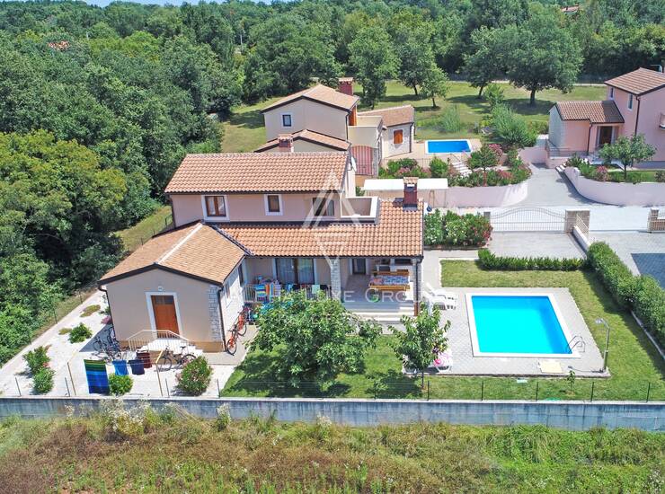 Istra, Sveti Lovreč : Kuća s bazenom na mirnoj lokaciji — fotografija 2