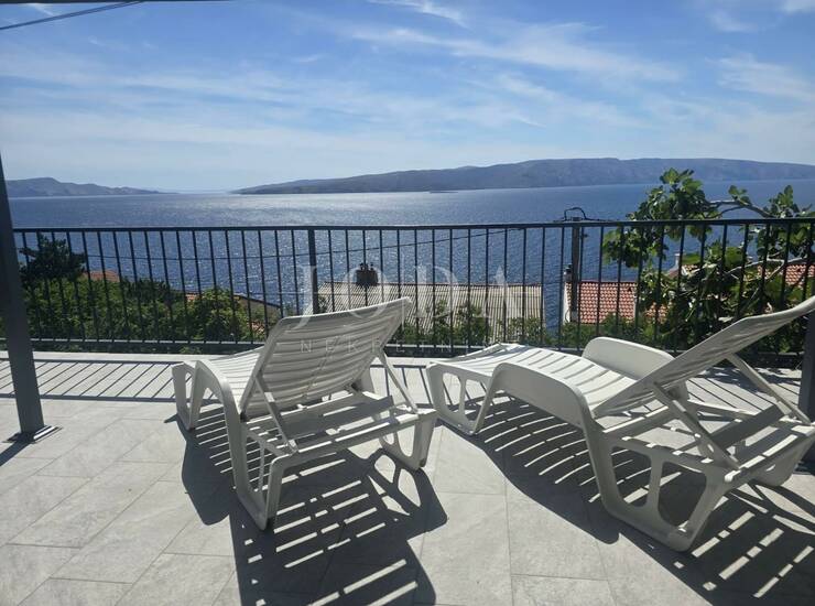 SENJ, kuća sa prekrasnim  pogledom i u blizini mora