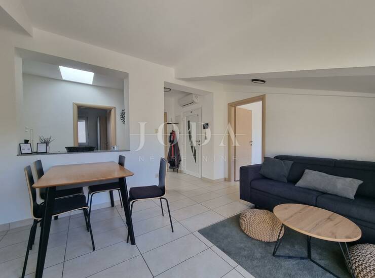Stan prvi red do mora sa dva balkon — fotografija 2