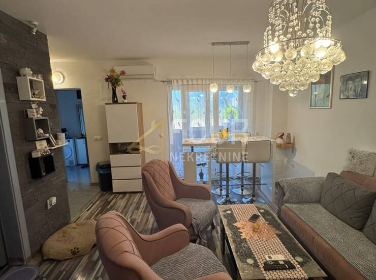 Dalmacija, Vir, 61.25m2, 2s+db, terasa, okućnica 118m2
