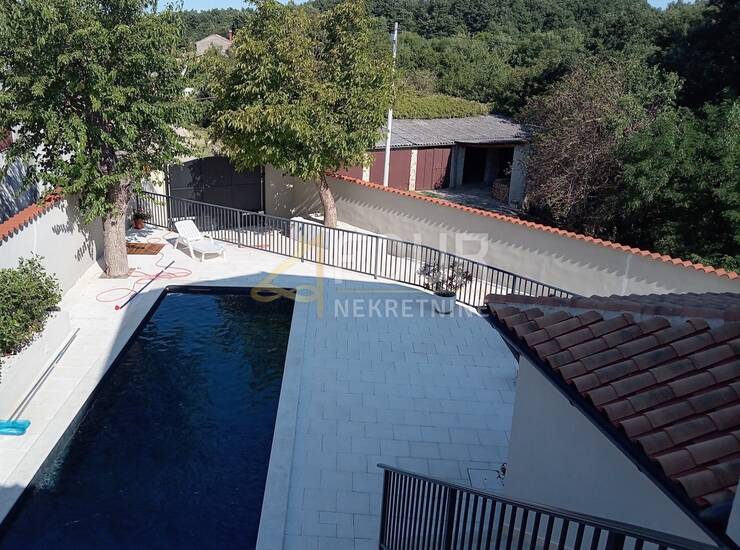 Istra, Svetvinčenat, renovirana tradicionalna istarska kuća s bazenom — fotografija 2