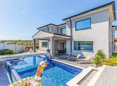 Kuća Banjole, Medulin 750m² - 1.300.000 € | SveHrNekretnine