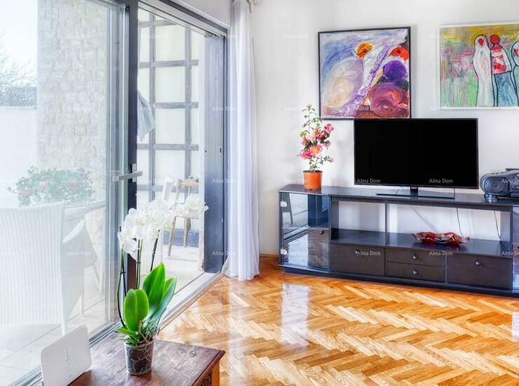 Prodajemo kuću sa tri apartmana na odličnoj lokaciji. 
Apartman u prizeml... — fotografija 6