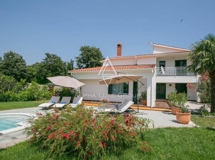 Renovirana vila u južnofrancuskom stilu na obali istočne Istre! — fotografija 3