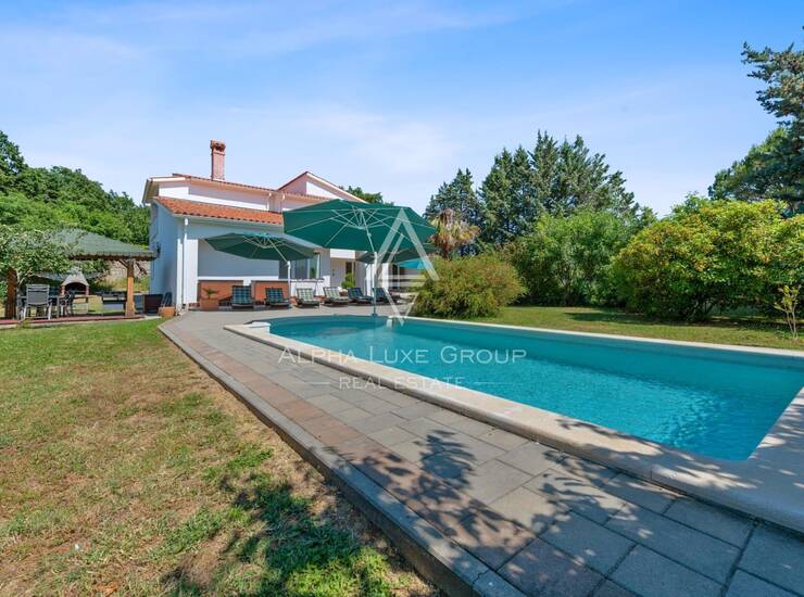 Renovirana vila u južnofrancuskom stilu na obali istočne Istre! — fotografija 6