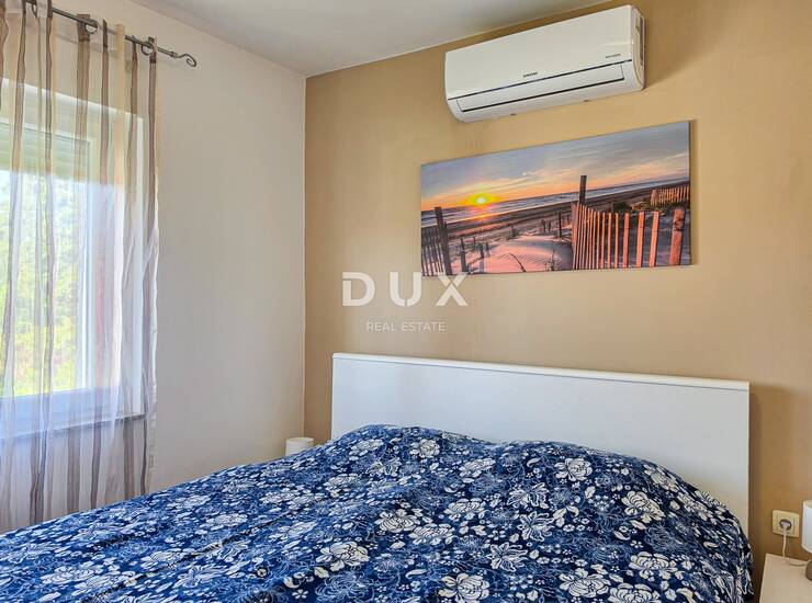 Grad Krk, dvosoban stan, 60 m2, prvi red do mora, parking — fotografija 4