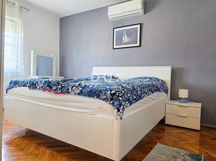 Grad Krk, dvosoban stan, 60 m2, prvi red do mora, parking — fotografija 5