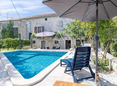 Kuća, Poreč 240m² - 580.000 € | SveHrNekretnine