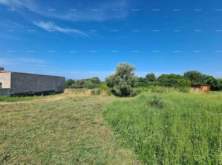 Prodaje se građevinsko zemljište površine 600 m² smješteno u mirnom i ... — fotografija 2