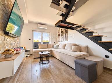 Trosoban stan Malinska, Malinska-Dubašnica 74m² - 260.000 € | SveHrNekretnine