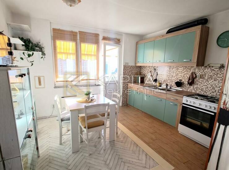 Podmurvice, 2 skl, balkon, pogled na more, parking — fotografija 5