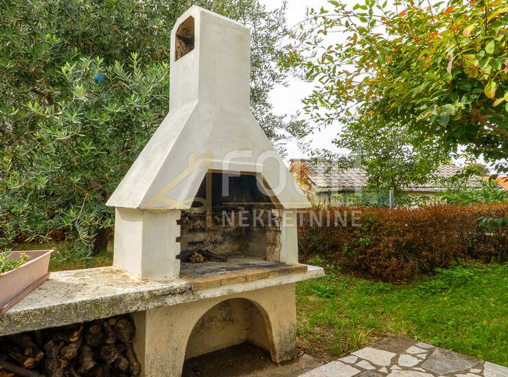Kostrena, samostojeća kuća s 2 stana, garaža i okućnica — fotografija 3