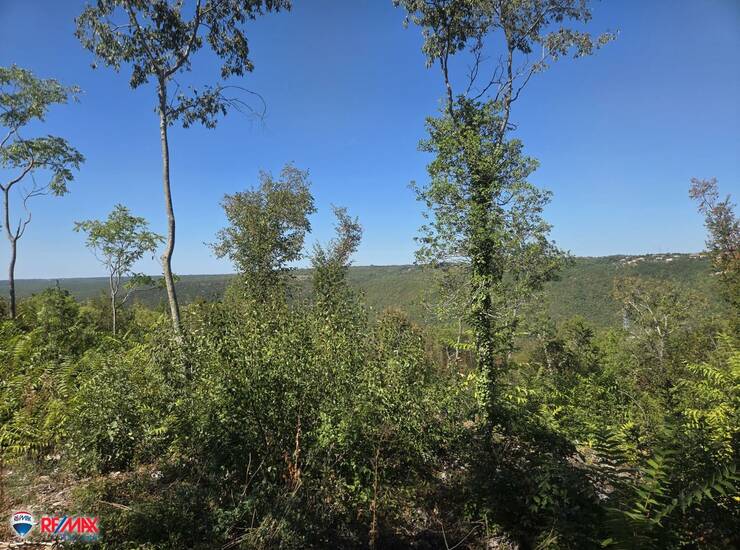 ISTRA, LABIN-KAPELICA, GRAĐEVINSKO ZEMLJIŠTE NA IZUZETNO LIJEPOJ LOKACIJI