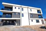 Vrbnik, penthouse s jacuzzijem i pogledom na more! — fotografija 6