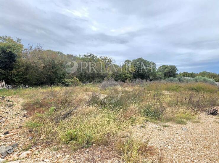 Malinska – građevinsko zemljište 727 m², pravilnog oblika! — fotografija 4