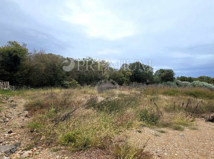 Građevinsko zemljište Malinska – 577 m², 2 km od mora! — fotografija 4