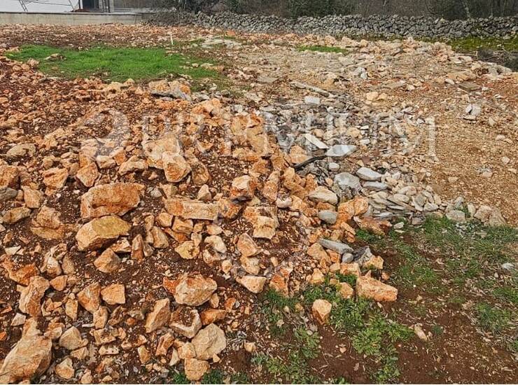 Malinska, prodaja građevinskog zemljišta s infrastrukturom! — fotografija 3