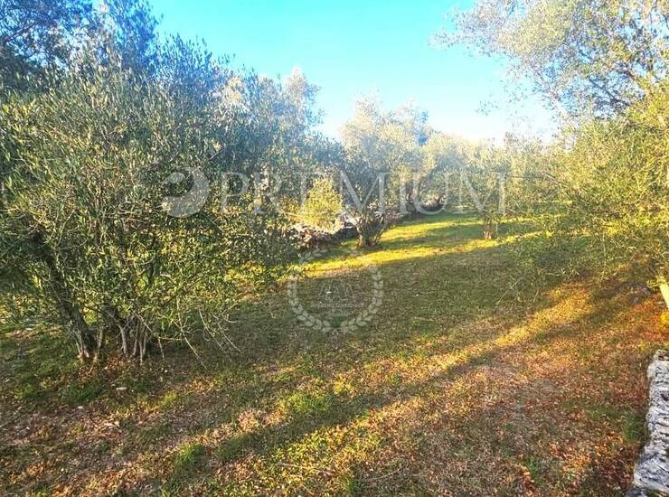 Malinska, prodaja građevinskog zemljišta blizu centra! — fotografija 4