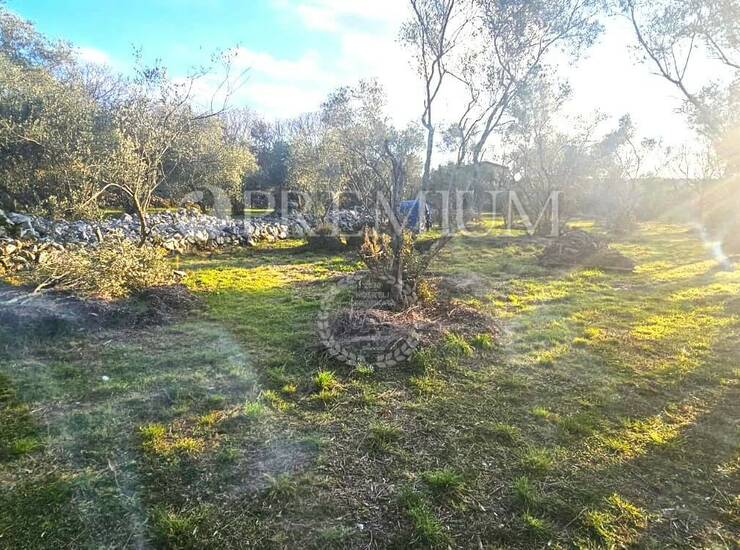 Malinska, prodaja građevinskog zemljišta blizu centra! — fotografija 5