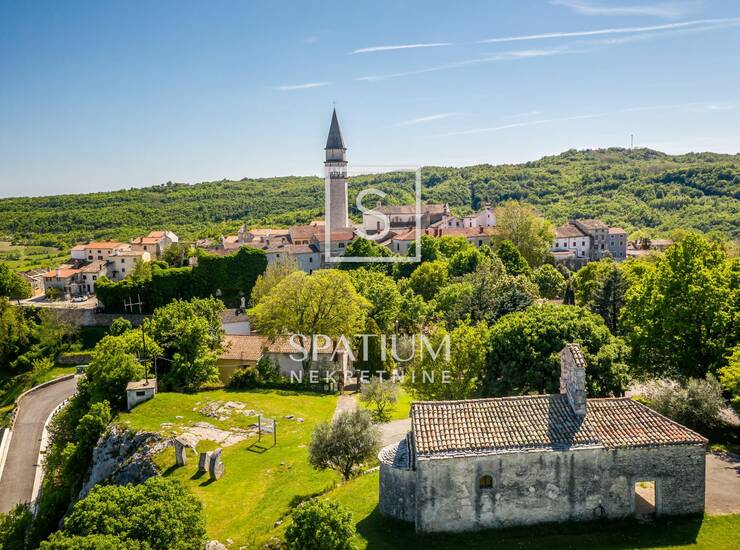 PIĆAN, TRI KAMENE KUĆE U NIZU ZA RENOVACIJU S PANORAMSKIM POGLEDOM — fotografija 5