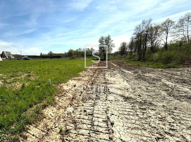 KARLOVAC - OKOLICA, GRAĐEVINSKI TEREN 50M OD RIJEKE KUPE — fotografija 3