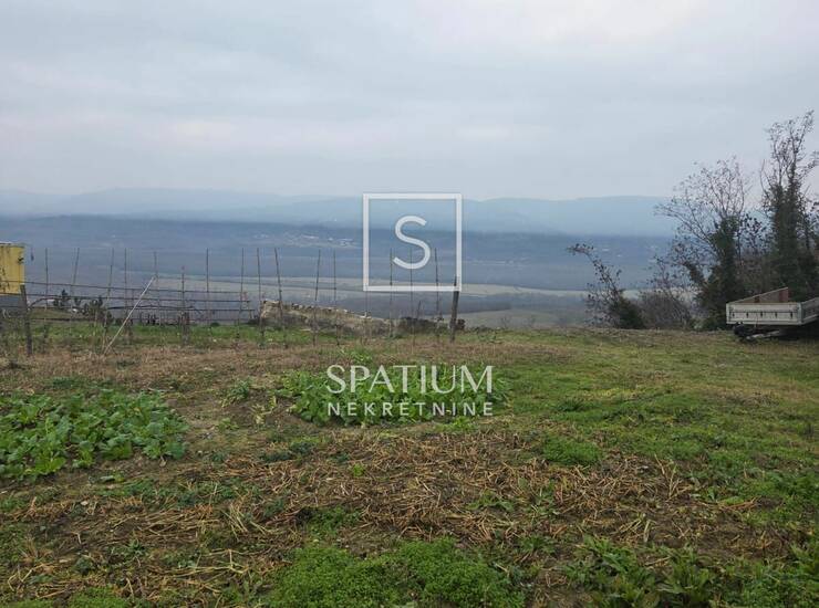 MOTOVUN, ISTRA, GRAĐEVINSKO ZEMLJIŠTE S PANORAMSKIM POGLEDOM — fotografija 6