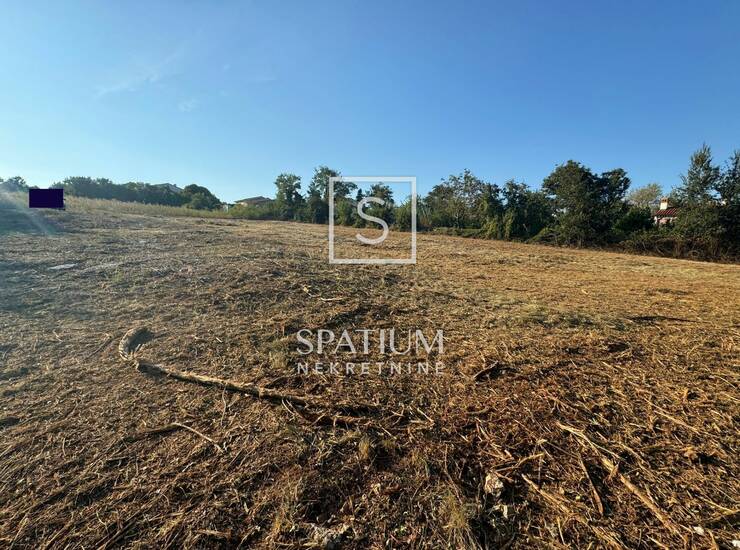 LABIN, GRAĐEVINSKO ZEMLJIŠTE 1071 m2 — fotografija 4