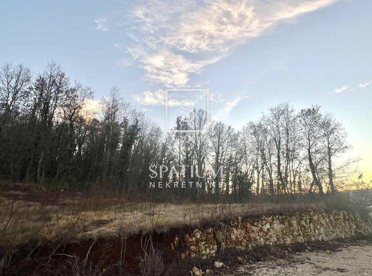 PIĆAN, GRAĐEVINSKO ZEMLJIŠTE — fotografija 3