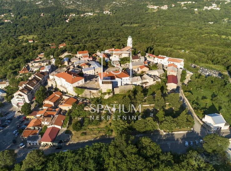 BRIBIR, GRAĐEVINSKO ZEMLJIŠTE BLIZU CENTRA — fotografija 4