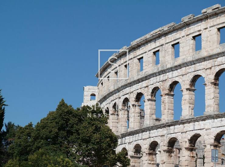 PULA, STAN SA 3 SPAVAĆE SOBE 2. KAT - B4 — fotografija 4