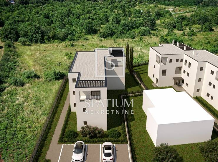 POREČ, MODERAN TROSOBNI STAN NA PRVOM KATU NOVOGRADNJE — fotografija 5