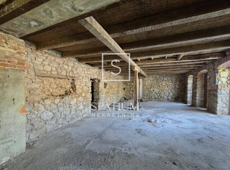 HRELJIN, KUĆA S OKUĆNICOM NA ODLIČNOJ LOKACIJI — fotografija 5