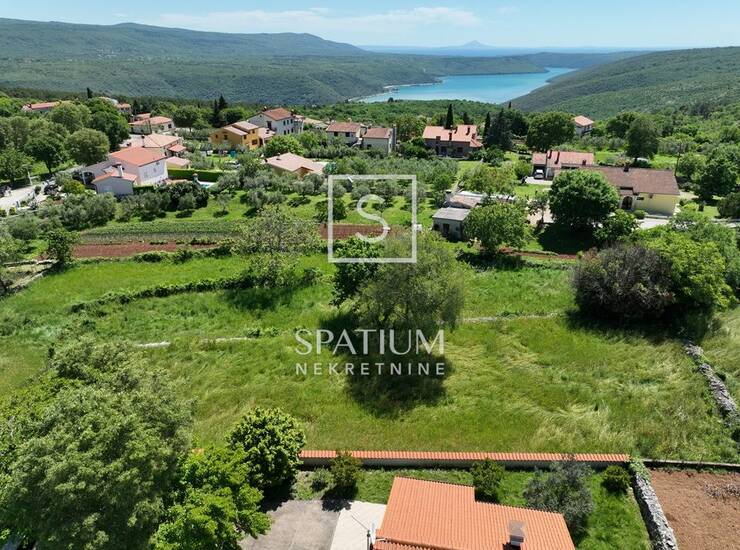 BARBAN, GRAĐEVINSKO ZEMLJIŠTE S OTVORENIM POGLEDOM — fotografija 4