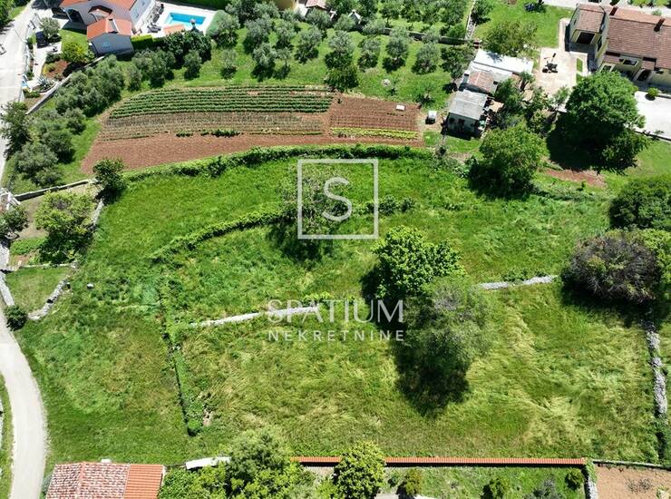BARBAN, GRAĐEVINSKO ZEMLJIŠTE S OTVORENIM POGLEDOM — fotografija 5