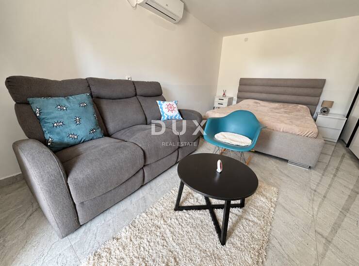 Vodice, namješten 2-sobni stan, 57,60 m², 150 m od mora — fotografija 3