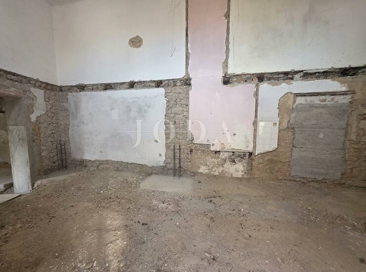 Crikvenica-kuća za adaptaciju s pogledom na more  — fotografija 4