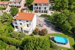 Crikvenica - zaleđe, kuća sa tri stana na rubu zelenog pojasa — fotografija 2