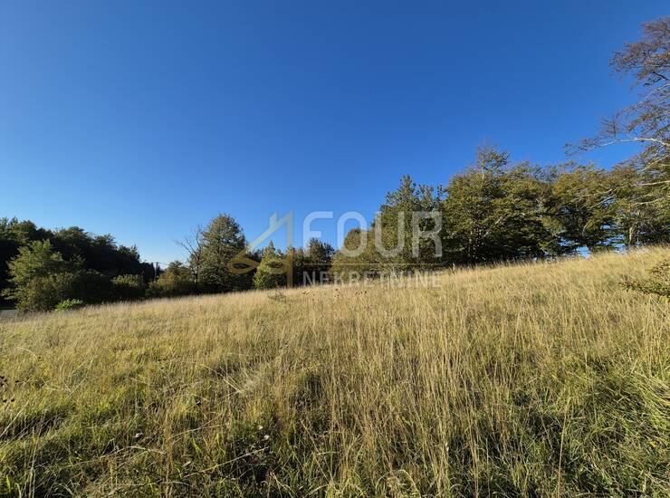 Gorski kotar, Stari Laz, građevinsko zemljište 695m2