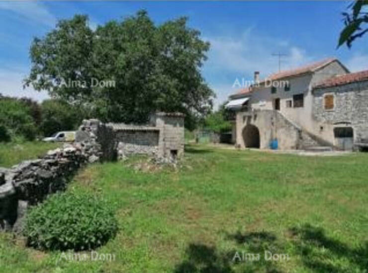 U mirnom istarskom naselju, na području općine Kanfanar, prodaje se samos... — fotografija 3