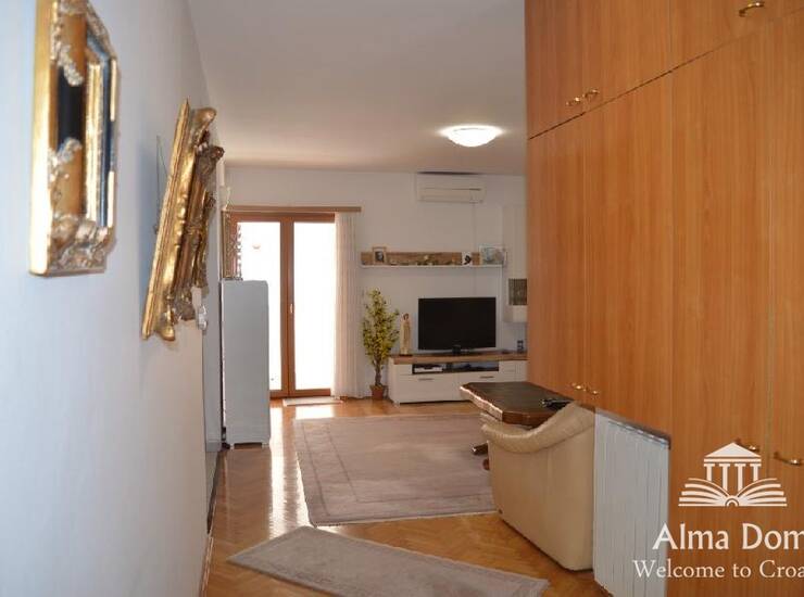 Prodajemo kuću sa pet apartmana u Medulinu. 
Kuća se sastoji od suterena,... — fotografija 5