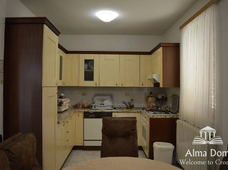 Prodajemo kuću sa pet apartmana u Medulinu. 
Kuća se sastoji od suterena,... — fotografija 10